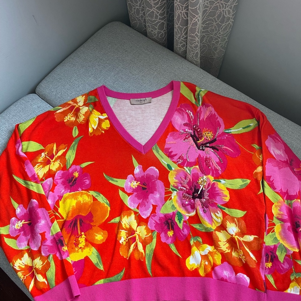 Twinset Milano sweater size S new with tag flowers print